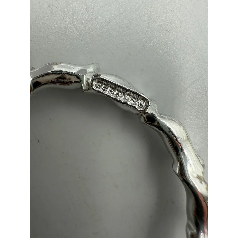 Gerrys Vintage Silver Tone Textured Wreath Circle Brooch Pin Costume Jewelry‎